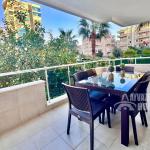 2+1, 2 bedroom apartment at the first line of Mahmutlar