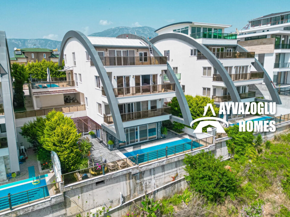 Трехэтажная вилла 3+1 с отдельной кухней