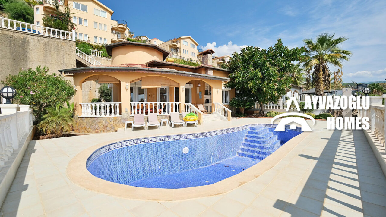 Вилла 2+1 с частным бассейном в гостиничном комплексе в Каргыджаке/Алании