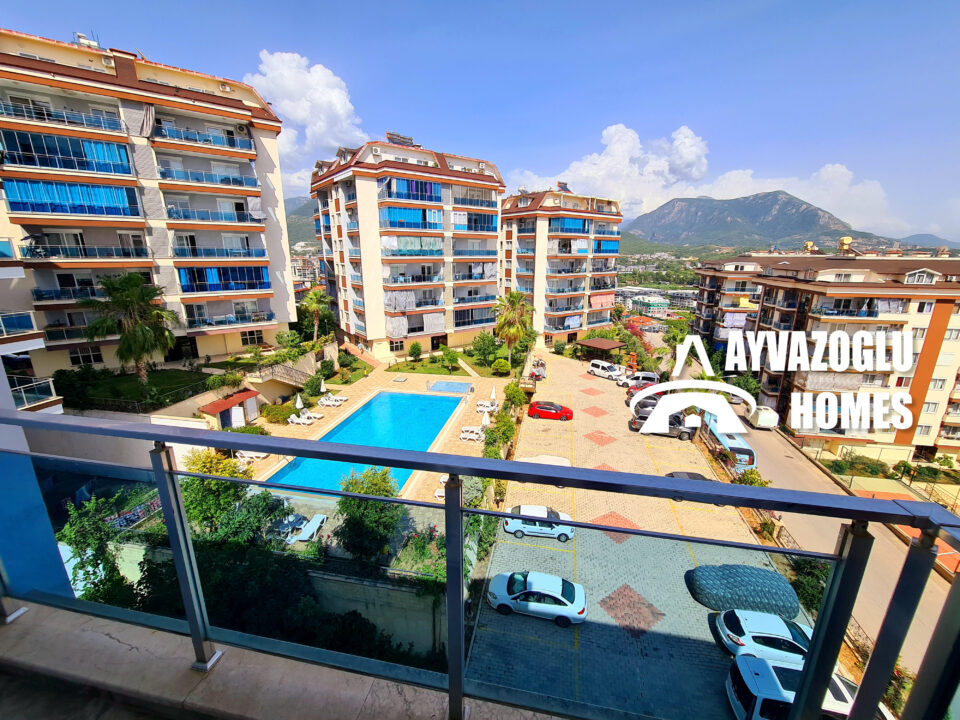 Просторный пентхаус 4+1 в хорошем комплексе