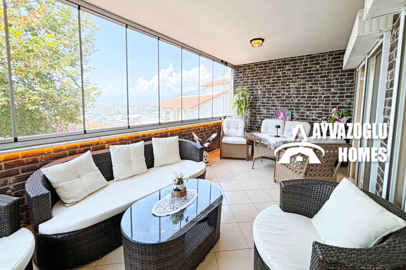 Недорогая вилла с 4 спальнями и видом на море и горы в Каргыджаке/Алании