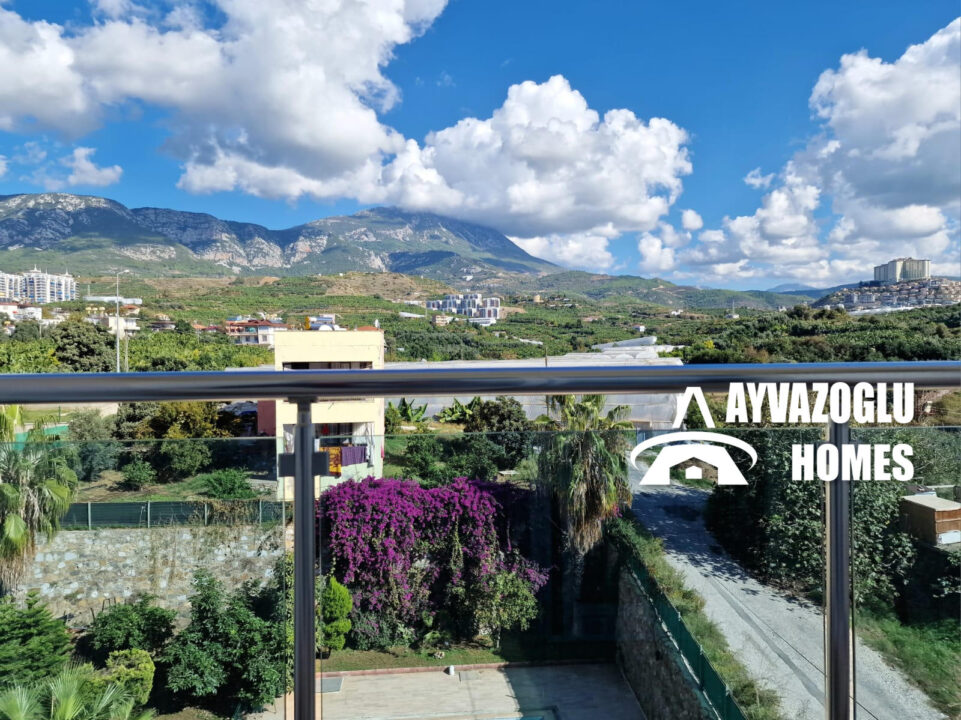 Квартира 2+1 с видом на горы в Махмутларе/Алании