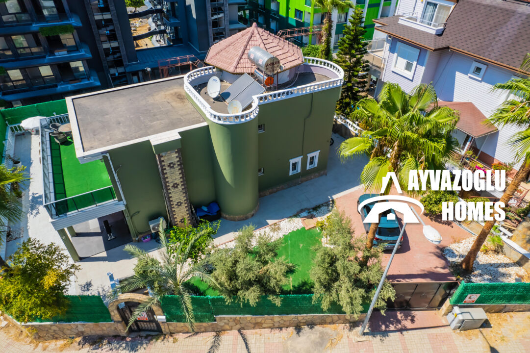 Вилла с тремя спальнями около моря