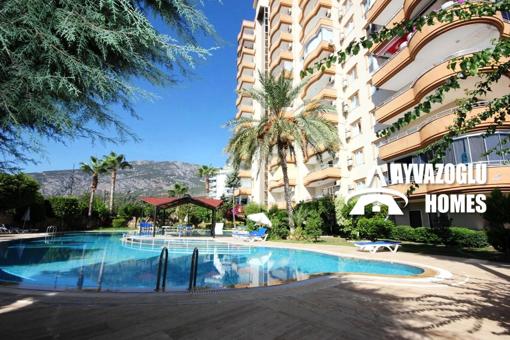 Appartement 2+1 à Mahmutlar avec infrastructures, proche de la mer