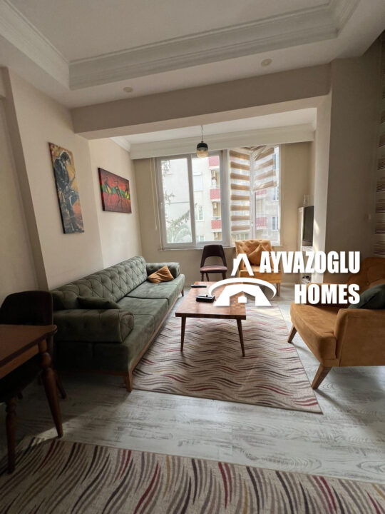 Appartement 1+1 confortable à Mahmutlar, à seulement 250 m de la mer, idéal pour vivre et investir.