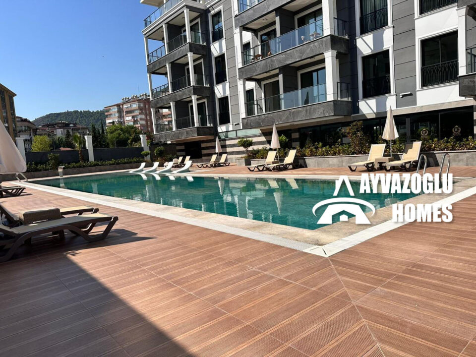 Alanya'da Geniş 2+1 Daire - Denize 800 metre, Tam Donanımlı Kompleks