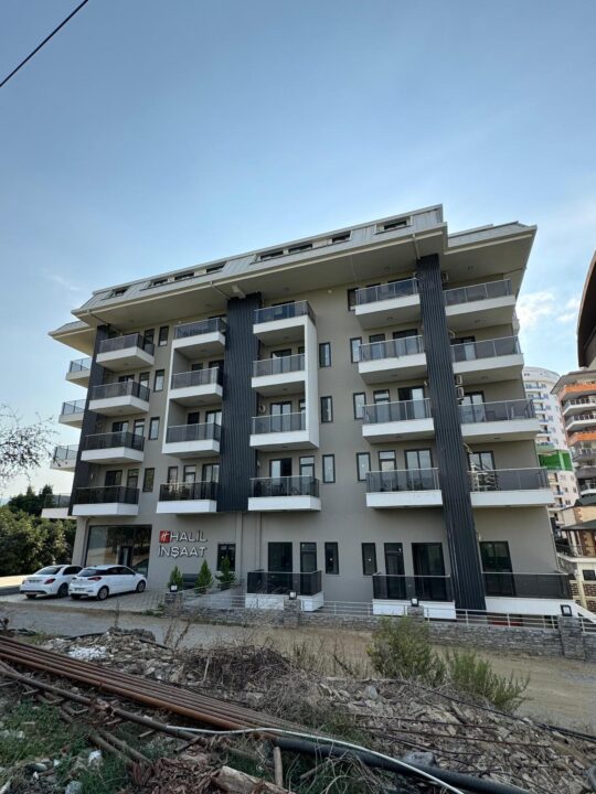 1+1 Apartment in Mahmutlar – Just 700 Meters from the Sea